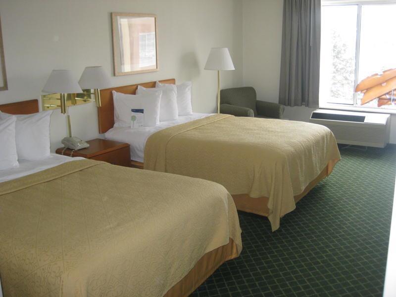 Econo Lodge Inn & Suites Johnson City Habitación foto
